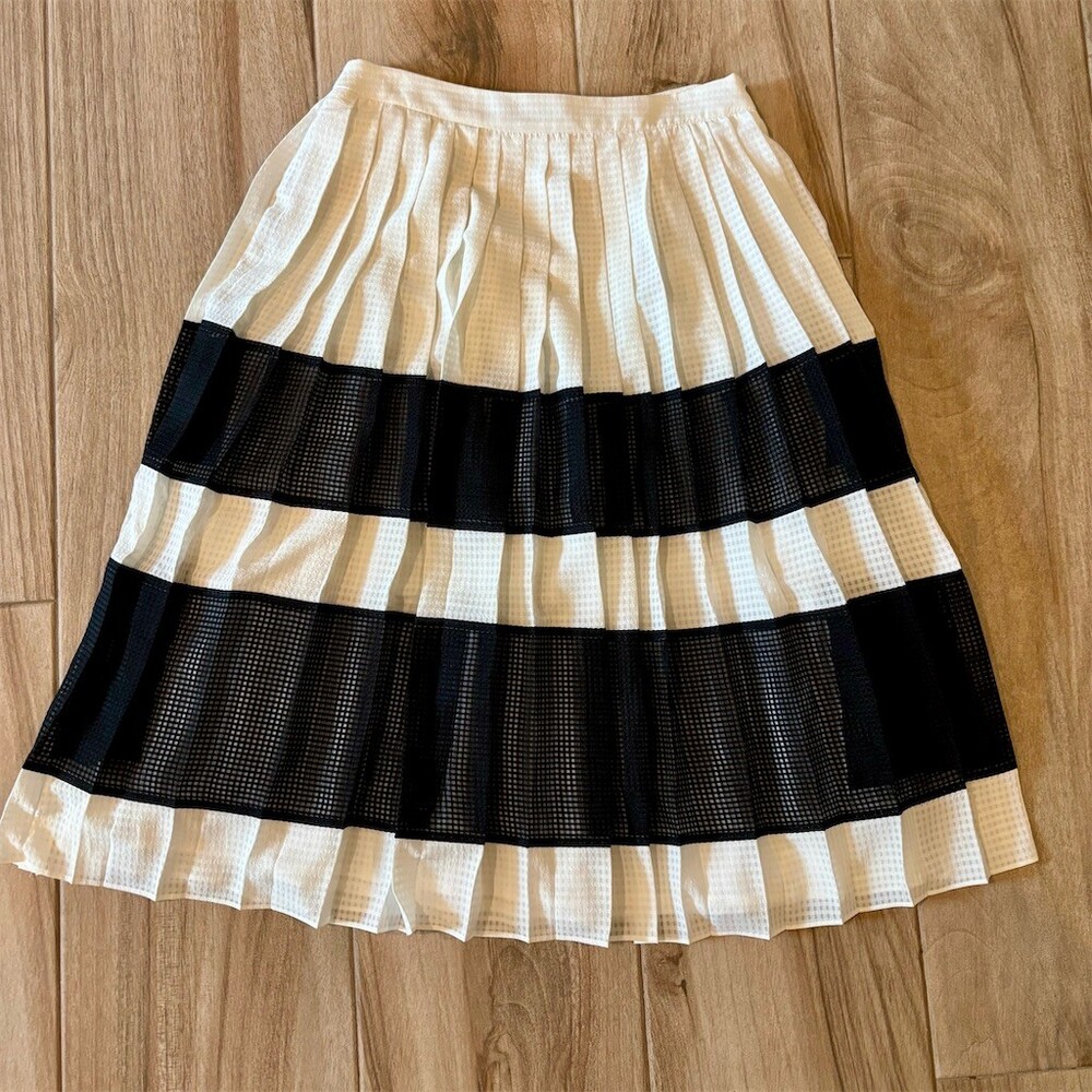 Banana Republic Skirt Womens Size 6 Black White Gingham Pleated Midi